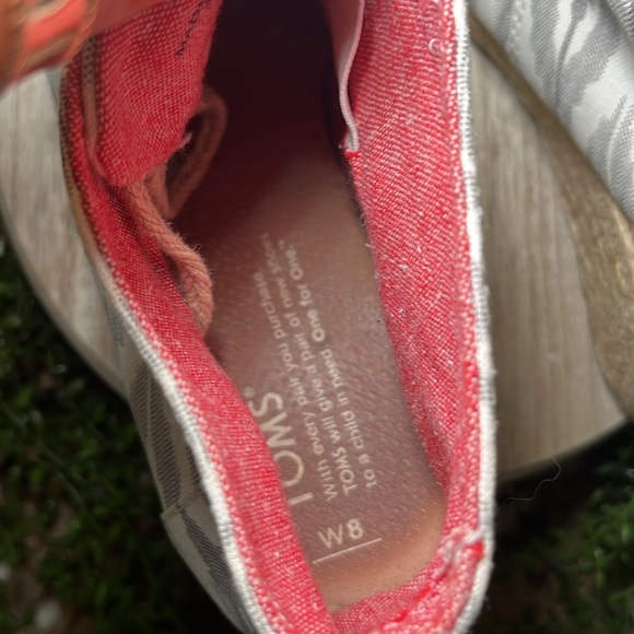 TOMS Ikat Desert Wedge Ankle Boots Gray and Cream Vacation‎ Coastal Casual - Picture 9 of 9